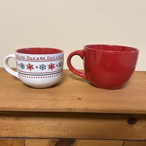 🔴3/$18 NWOT set of two holiday mugs